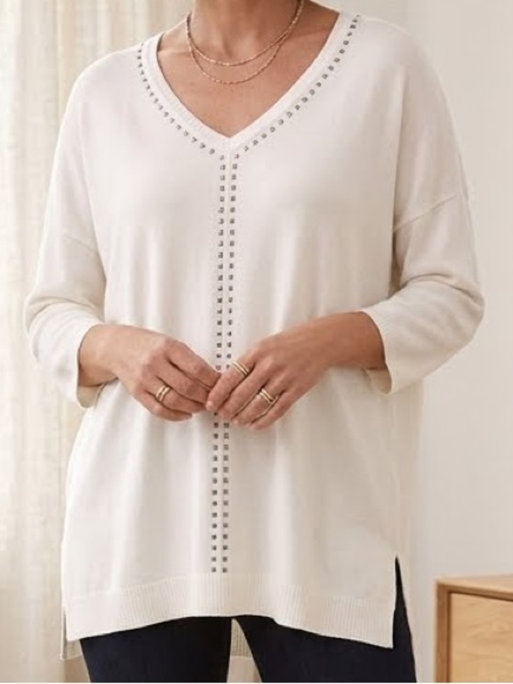 Liz Claiborne Sweater top White Silver Metallic Rivet V-Neck Knit Large elevated